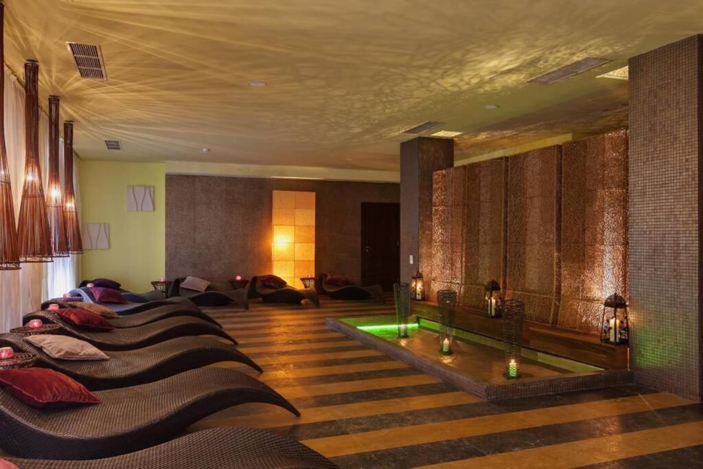 Barcelo Royal Beach - Prestige Apartments 阳光海滩 外观 照片